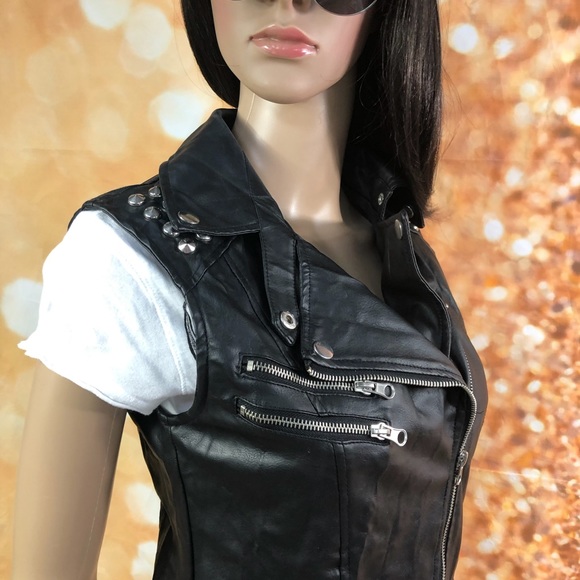 Forever 21 Tops - Forever 21 Edgy Black Moto Vest/Top  S